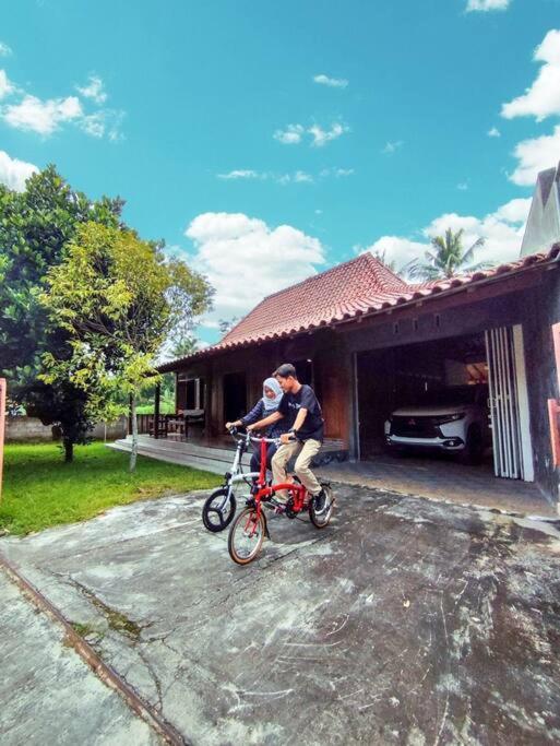 Ndalem Arsita Villa Yogyakarta Dış mekan fotoğraf
